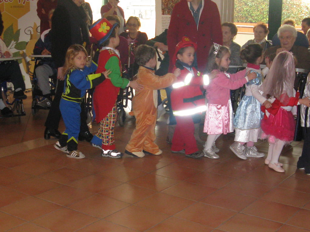 sfilata centro infanzia giovedì grasso 037